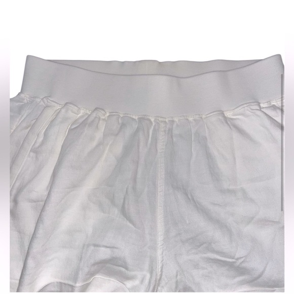 Faherty size medium Arlie Day linen blend shorts white in excellent condition - Picture 7 of 7